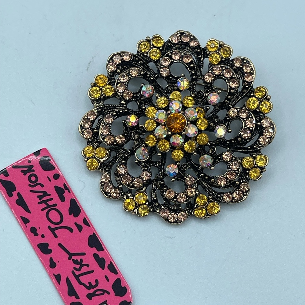 Betsy Johnson Regal Filigree Rhinestone Golden SWIRL Flower Vintage BROOCH